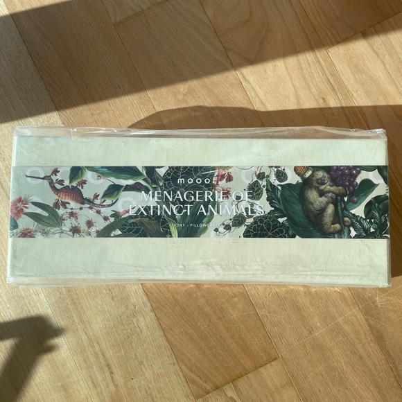 Moooi Menagerie of Extinct Animals Pair of Queen Bed Pillows (Shams) - Ivory - Picture 2 of 4